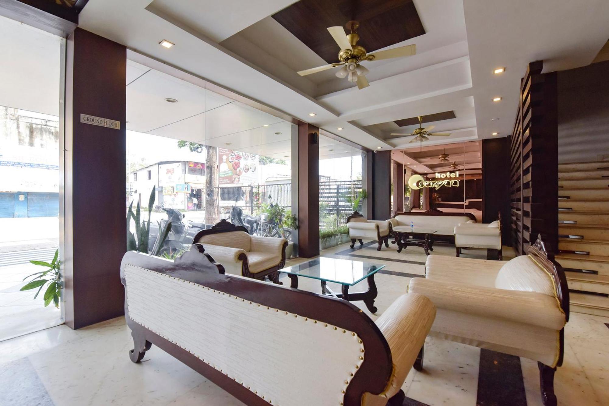 OYO 9857 Hotel Suryaa Jabalpur Exterior foto